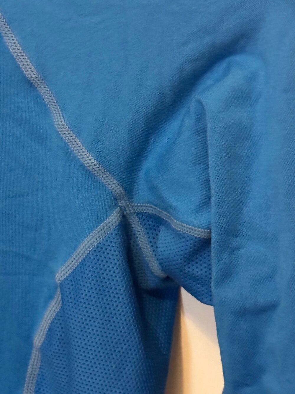 Nike Brand, Long-Sleeve Dri-Fit Blue Shirt, Women’s (0-2) XS Athletic Clothing - Picture 5 of 12